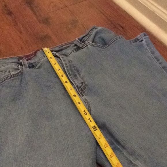 Amanda - Picture 4 of 8